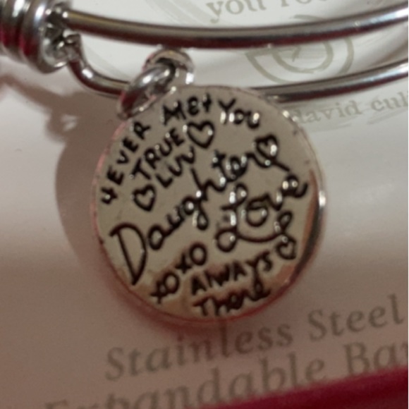 NEW LOVE THIS LIFE DAUGHTER BRACELET IN ORIGINAL BOX WITH TAG - Picture 3 of 6